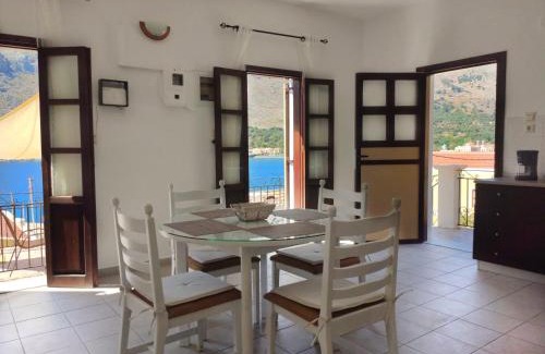 Pedi House | Gompos Apartment - Cozy Apartment next to the sea - Amazing Sea View