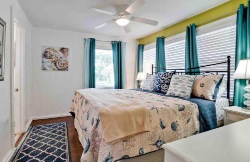 Englewood House | Good After Milton - Waterfall Pool! Beach! Om
