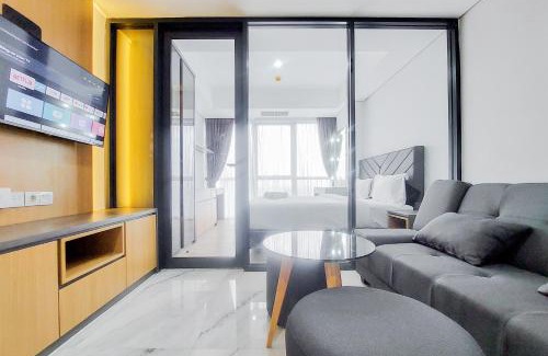 Pinang Apartment | Good and Restful 1BR at The Smith Alam Sutera Apartment By Travelio