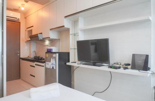 Kayu Putih Apartment | Good Deal and Cozy Stay Studio Room Tifolia Apartment By Travelio