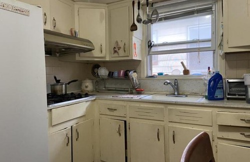 East Flushing House | Good side