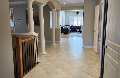 Vaughan House | Good Stay at Maple