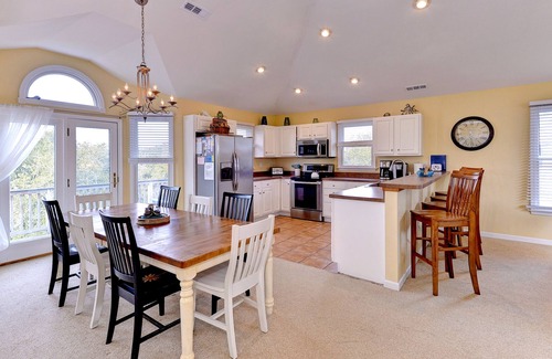 Duck House | "Good Tides" Oceanside beach house with private heated pool & hot tub, Duck, NC
