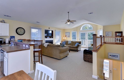 Duck House | "Good Tides" Oceanside beach house with private heated pool & hot tub, Duck, NC