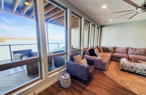 Arnolds Park Apartment | Good Vibes Only in the Stillwater