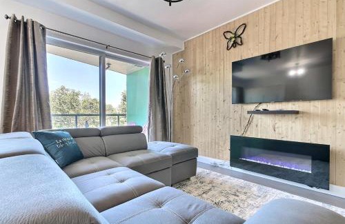 La Cite-Limoilou Apartment | GOOD VIBES ONLY -Modern and spacious 2 bedroom condo 4 beds FREE PARKING, GYM