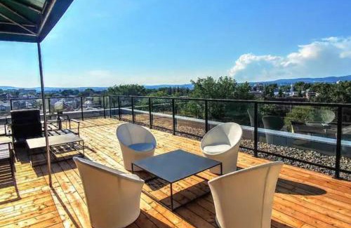 La Cite-Limoilou Apartment | GOOD VIBES ONLY -Modern and spacious 2 bedroom condo 4 beds FREE PARKING, GYM