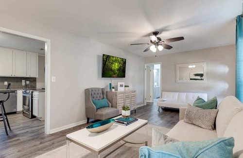 Austell House | "GoodKarma Rentals"-Stunning Home in Austell! Newly Updated. Best location.Very