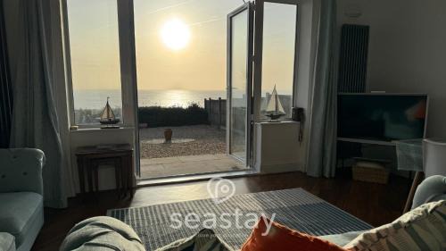 Broadstairs Apartment | Goodwins Seaview Inc Parking Sleeps 4 Nr Beach