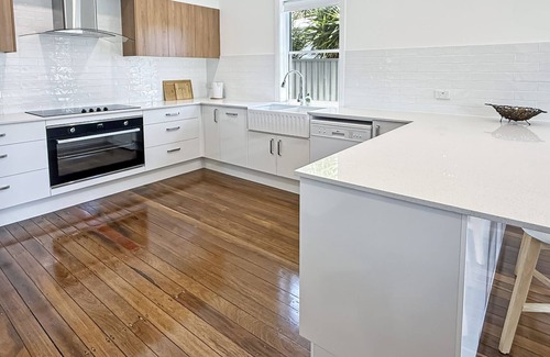 Dunbogan House | Googley's Cottage - Close to the beach
