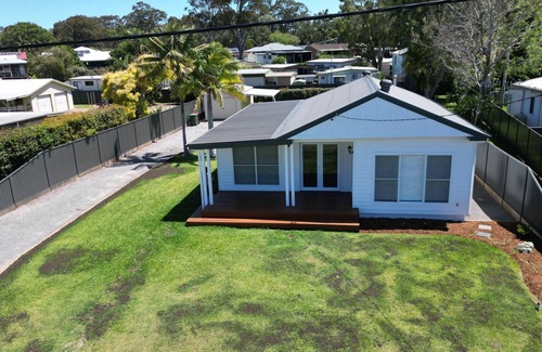 Dunbogan House | Googley's Cottage - Close to the beach