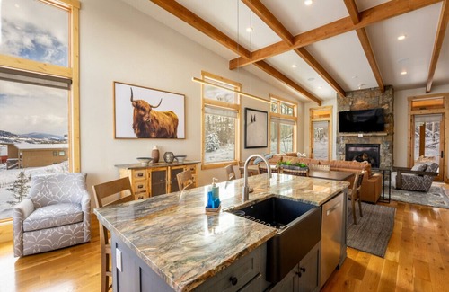 Silverthorne House | Gore Range Retreat - Luxury Mountain Rental