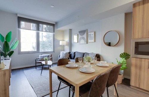 Clarendon Apartment | Gorgeous 1 Bedroom At Clarendon With Gym and Rooftop