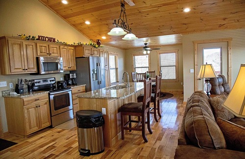 Wears Valley House | GORGEOUS 1 Bedroom Cabin W/Killer Mountain Views Only 25ft From GSMNP Boundry
