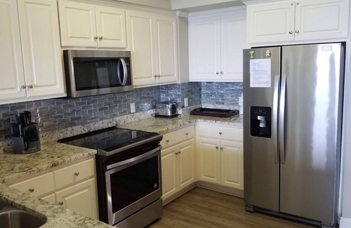 Thomas Drive Condo | Gorgeous 2 Bedr Unit; Great Balc views; Disc Summer rates; Beach Srvc Included!