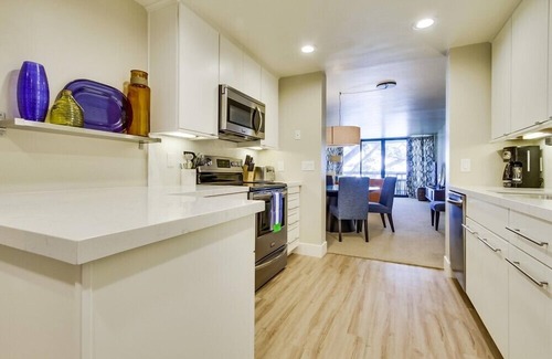 Crown Point Condo | Gorgeous 2 Bed/2 Bath Bayfront Property- 30 Night Minimum Required