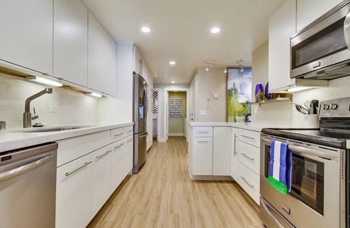 Crown Point Condo | Gorgeous 2 Bed/2 Bath Bayfront Property- 30 Night Minimum Required