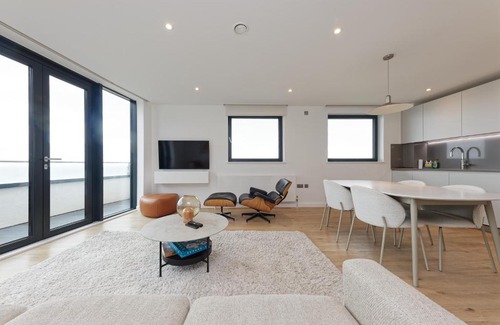Ramsgate Apartment | Gorgeous 2 Bed Apartment with Stunning Sea Views with Free Parking and Fast Internet