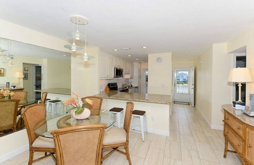 Siesta Key Condo | Gorgeous 2 Bedroom Gulf/Beach Front Condo, Water Views from every room!