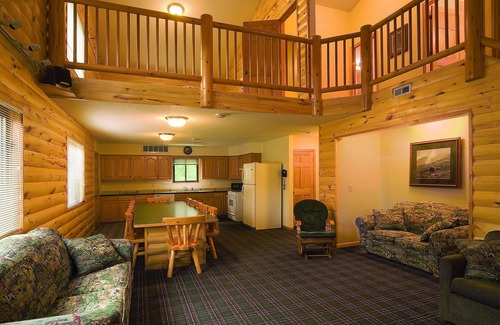 Isle House | GORGEOUS 2 STORY TOWNHOUSE STYLE CABIN NEAR LAKE MILLE LACS