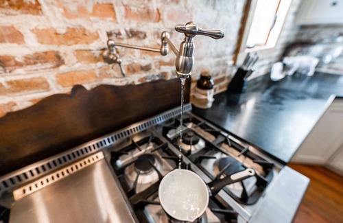 Wylie House | Gorgeous 20s Historic Mini Mansion. King & Queens. Downtown Strip.