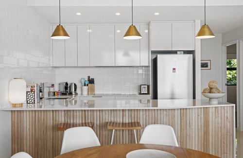 Bulimba Apartment | Gorgeous 3-Bed Apartment with City Views