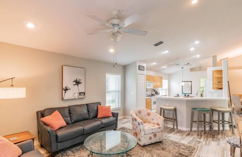 Palmer Ranch House | Gorgeous 3 bedroom, 2 bathroom villa with amazing lake views