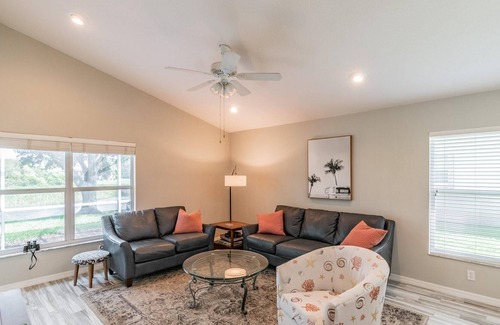 Palmer Ranch House | Gorgeous 3 bedroom, 2 bathroom villa with amazing lake views