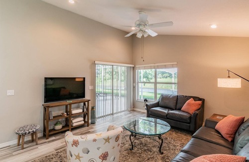 Palmer Ranch House | Gorgeous 3 bedroom, 2 bathroom villa with amazing lake views