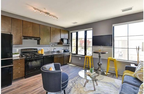 Logan Circle Apartment | Gorgeous 3-bedroom apartment in Washington for a relaxing getaway