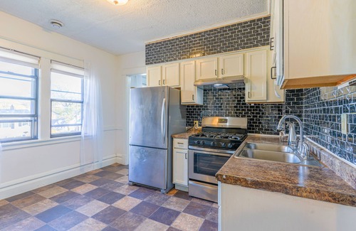 Payne - Phalen Apartment | Gorgeous 3 bedroom getaway 5 minutes from downtown St.Paul