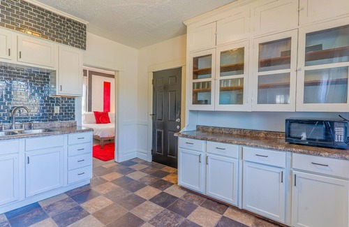 Payne - Phalen Apartment | Gorgeous 3 bedroom getaway 5 minutes from downtown St.Paul