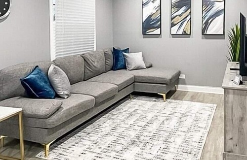 Park Forest House | Gorgeous 3 Bedroom Home