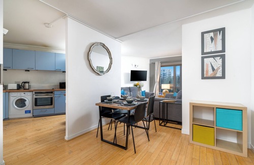 Peninsula Apartment | Gorgeous 3BD Flat w/Private Balcony - Greenwich