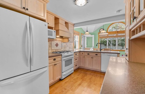 Falmouth Heights House | Gorgeous 4 BDR Cape Cod Home Steps from Beach! Dining, Shopping, & More