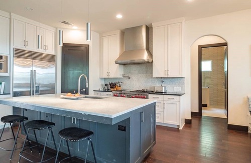 Tarrytown House | Gorgeous 4 Bedroom Home Minutes to Downtown in Central Austin!