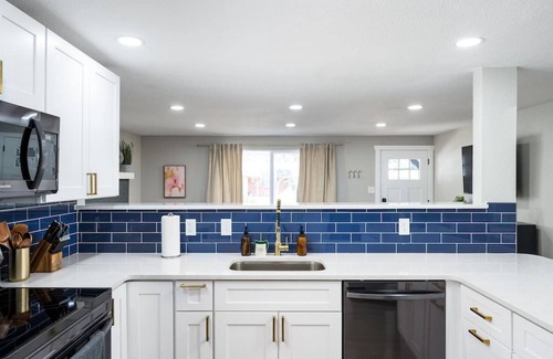 Scenic Heights House | Gorgeous- 4 King Beds Near Den w Large Game Room