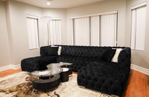South Shore Apartment | Gorgeous 4BDR in Chicago,15mins from DWTN