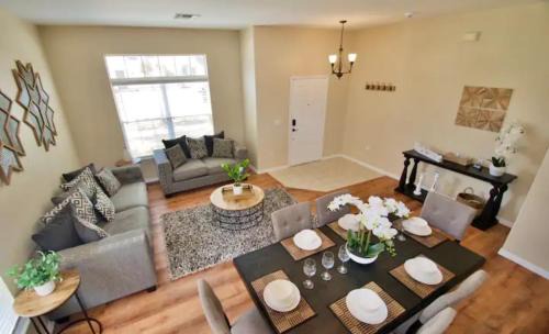 Marbella House | Gorgeous 5 Bdr Private pool and Jacuzzi in Davenport