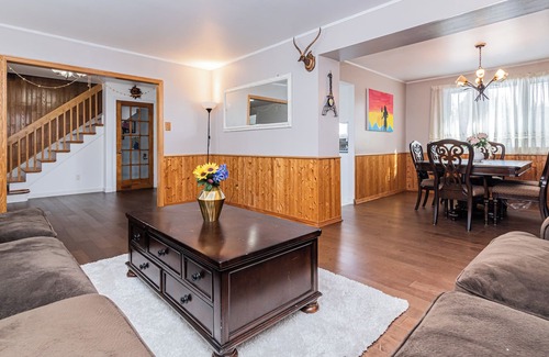 Brossard Cottage | Gorgeous 5 Bedroom House