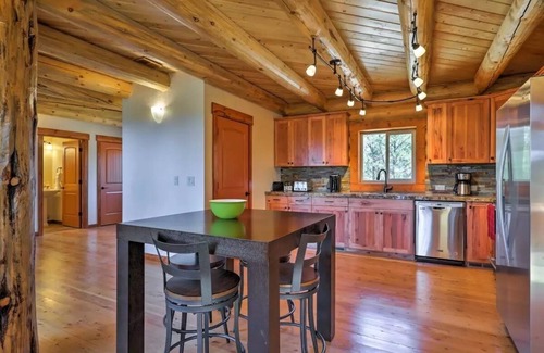 Zion National Park East Entrance Cabin | Gorgeous 5 Bedroom Log Cabin for your ALL YEAR relaxation by Zion National Park