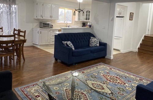 Lagoon City Cottage | Gorgeous 5 Bedrooms Waterfront @ VENICE of CANADA