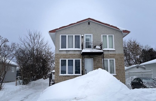 Gatineau Apartment | Gorgeous and cozy 3 bedroom apartment near all amenities.