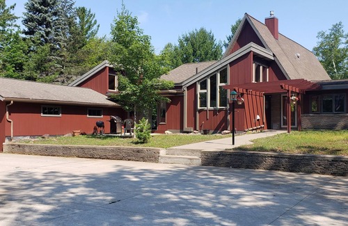 Upper Peninsula Michigan House | Gorgeous and Private Lakefront Home