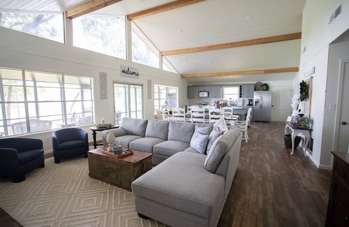 Star Harbor House | Gorgeous and spacious "5 Star" Harbor Lakehouse on Cedar Creek Lake