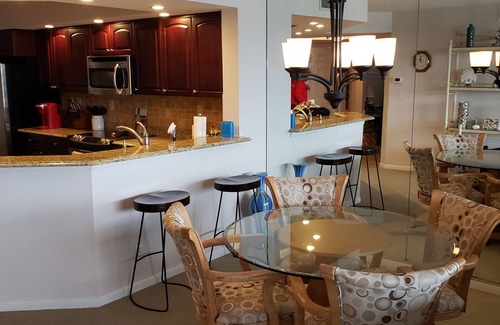 Bayway Isles Condo | Gorgeous and updated waterfront condo!