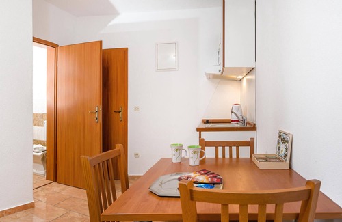 Baska Voda Apartment | Gorgeous apartment in Baska Voda