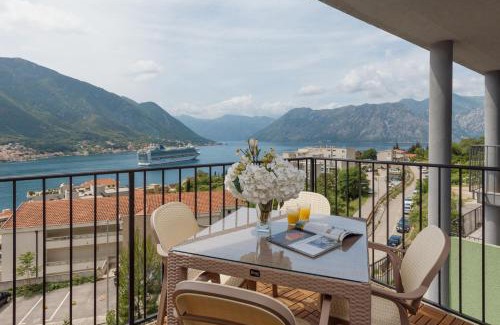 Dobrota Apartment | Gorgeous Apartment with Stunning Views