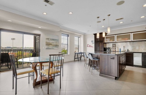 Lansing Condo | Gorgeous Apt w/Balcony - Walk to Stadium & Lansing Center