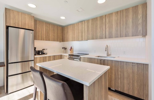 West Fens Apartment | Gorgeous Apt with Kitchen